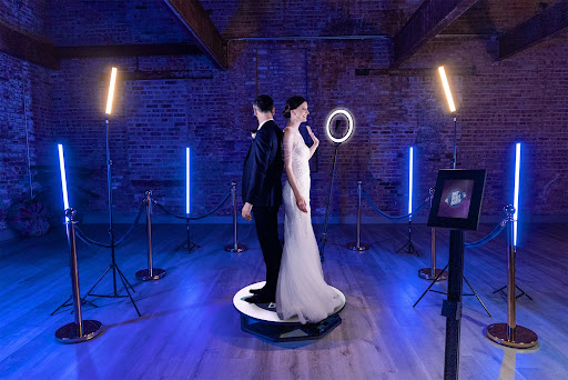 How a 360 Photo Booth Can Elevate Your Nashville Wedding?