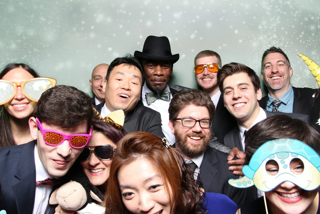 4 Benefits of Using Photo Booth Rental Services